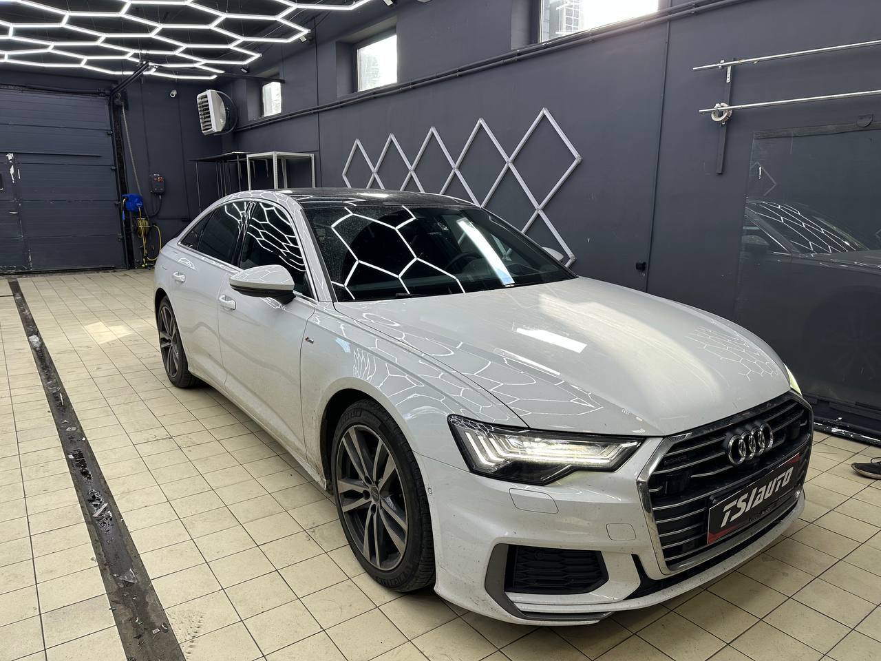 Шумоизоляция Ауди А6 С8 в Ростове-на-Дону