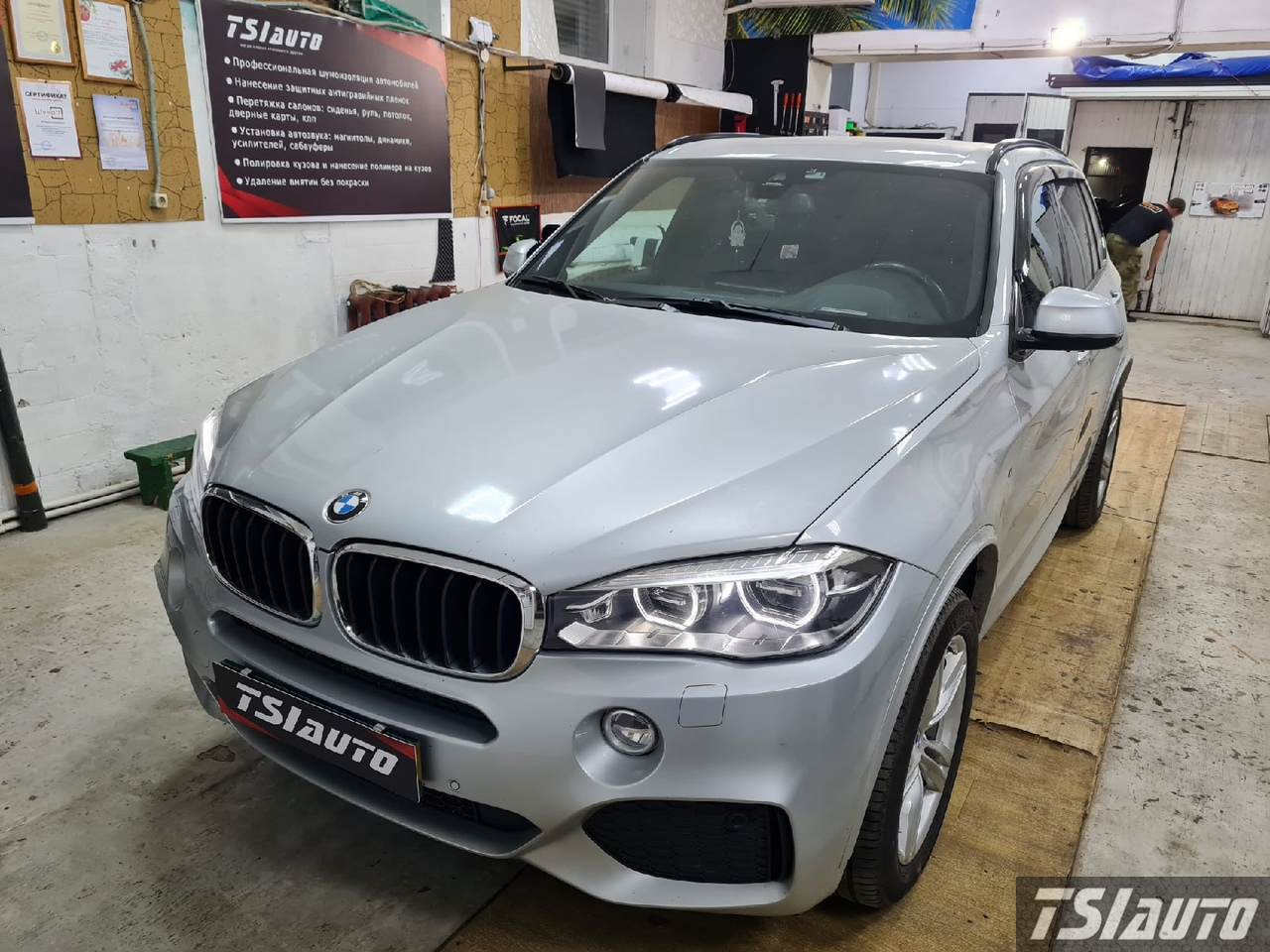 Правильная шумоизоляция BMW X5 (F15) в Ростове-на-Дону