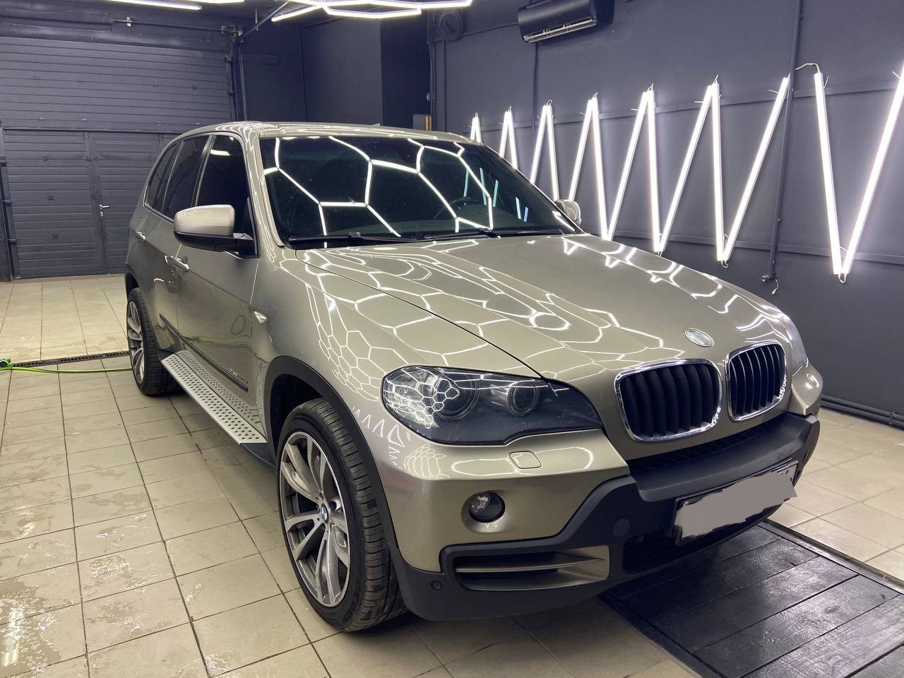 Полировка фонарей BMW X5 в Ростове-на-Дону