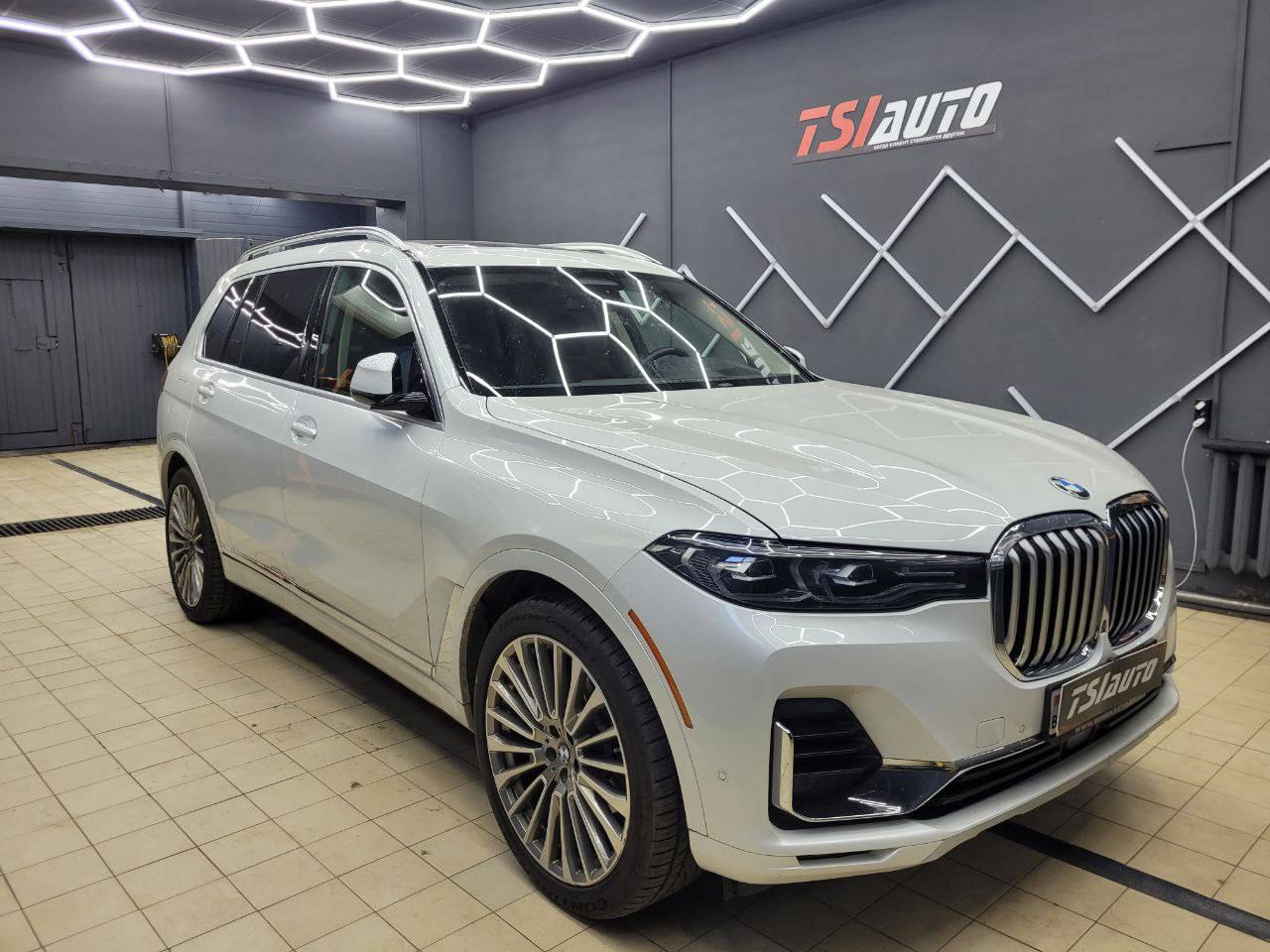 Шумоизоляция BMW X7 в Ростове-на-Дону