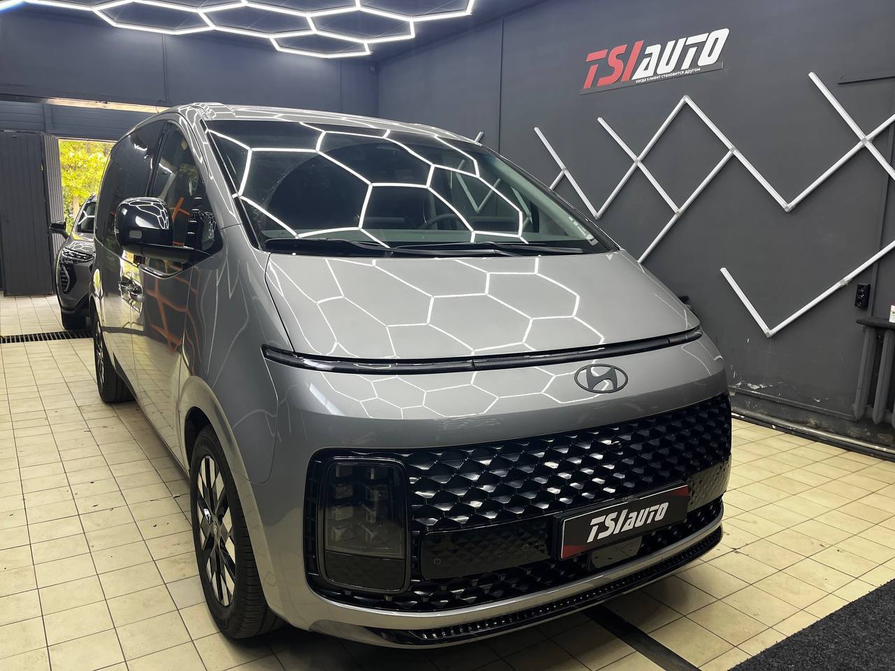 Шумоизоляция Hyundai Staria в Ростове-на-Дону