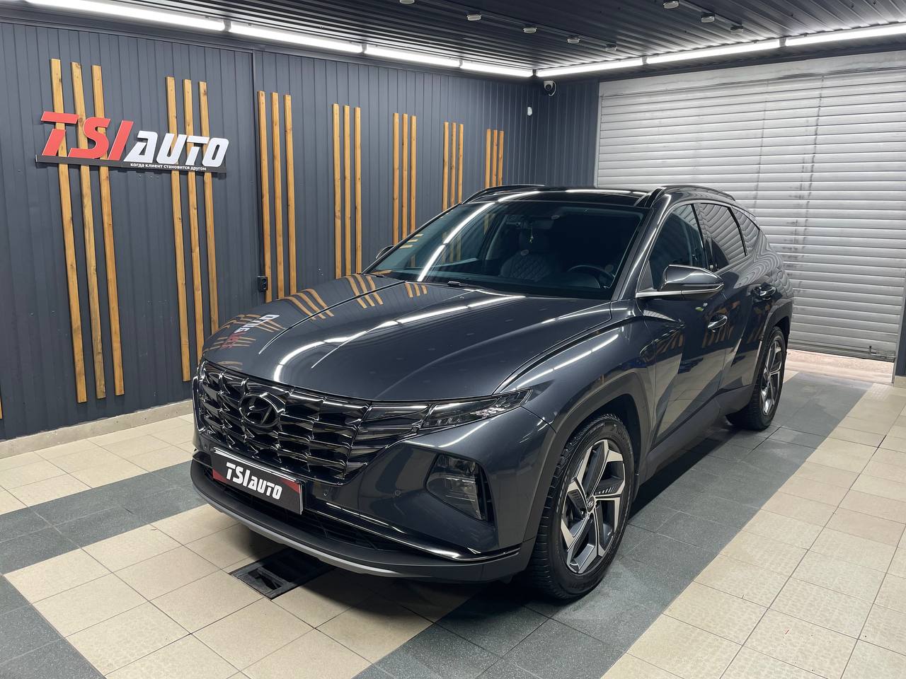 Контурная подсветка салона Hyundai Tucson с управлением фото и цена установки