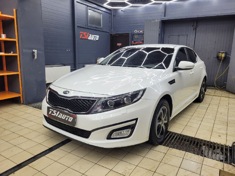 Замена головного устройства с камерой заднего вида KIA Optima фото и цены