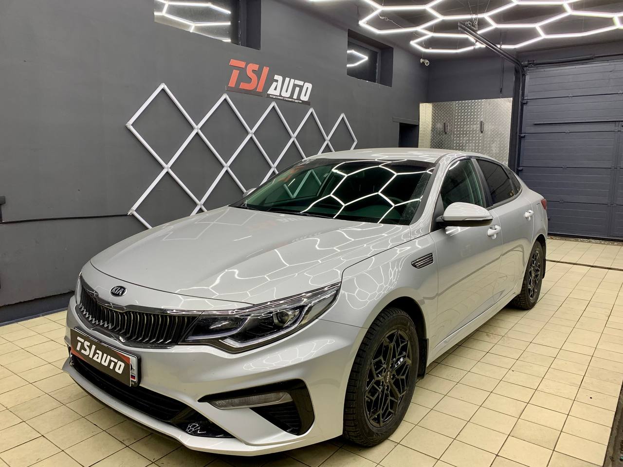 Kia Optima установка подсветки салона в Ростове-на-Дону