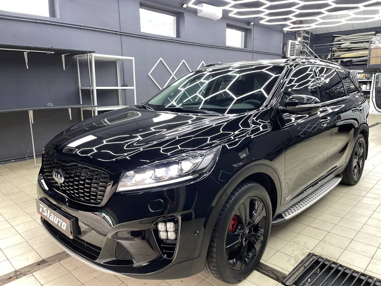 Химчистка салона и подкапотного пространства Kia Sorento фото и цены