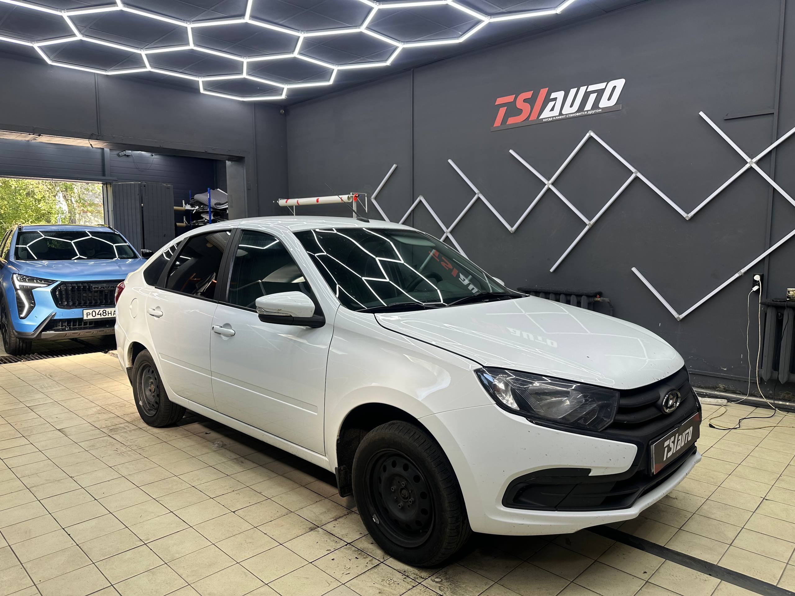 Лада Гранта замена головного устройства в Ростове-на-Дону