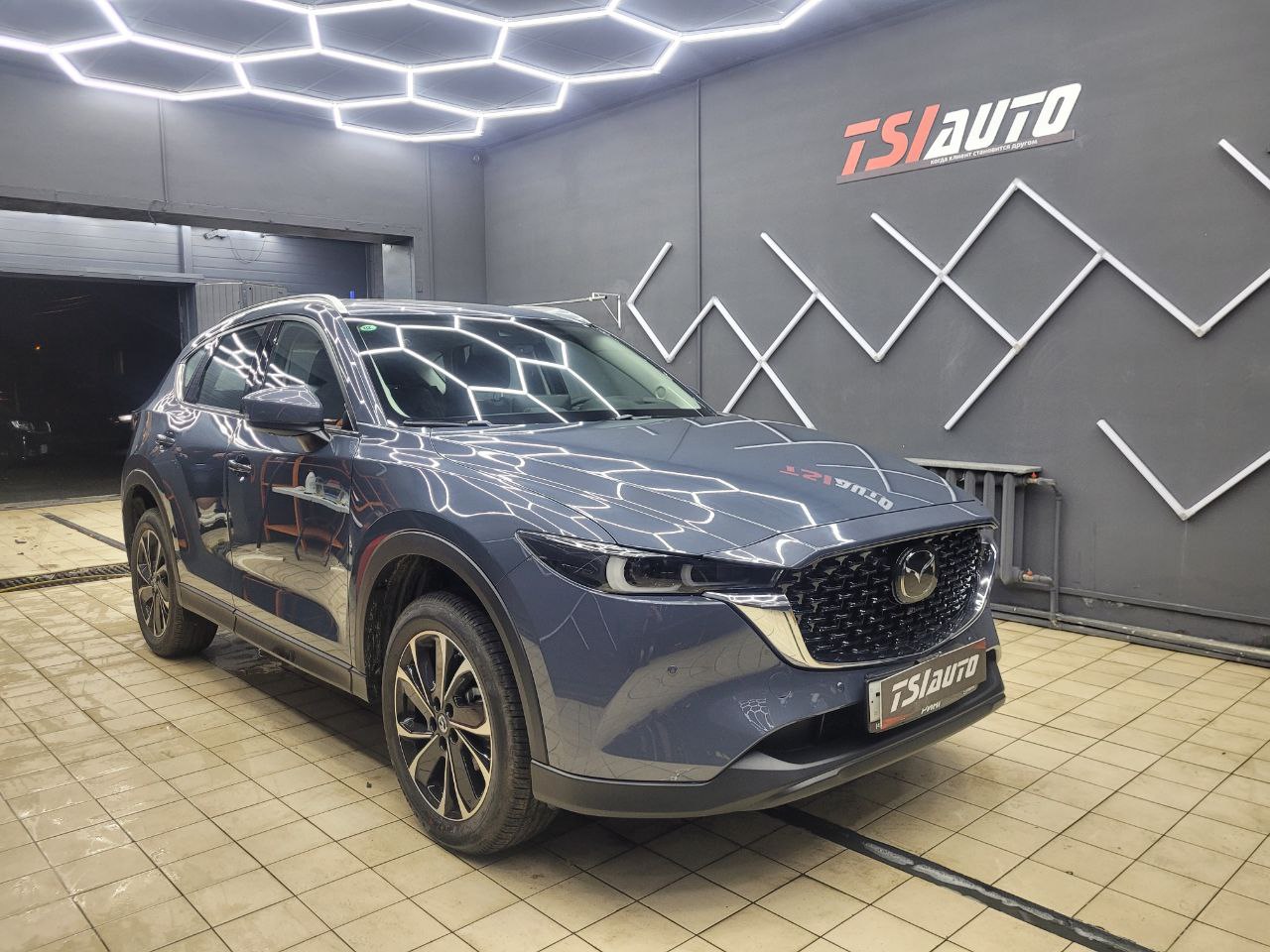 Оклейка бронепленкой Mazda CX-5 в Ростове-на-Дону