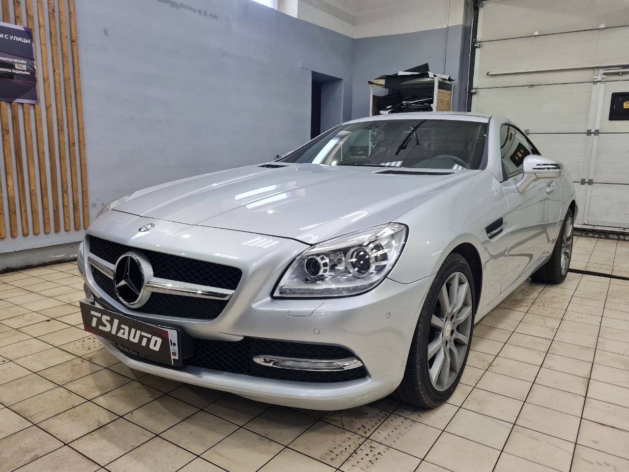 Mercedes SLK оклейка пленкой фар в Ростове-на-Дону