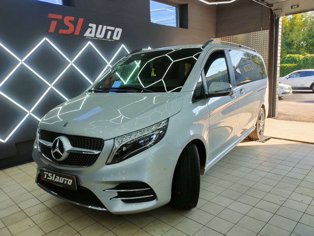 Шумоизоляция Mercedes V-Класс в Ростове-на-Дону