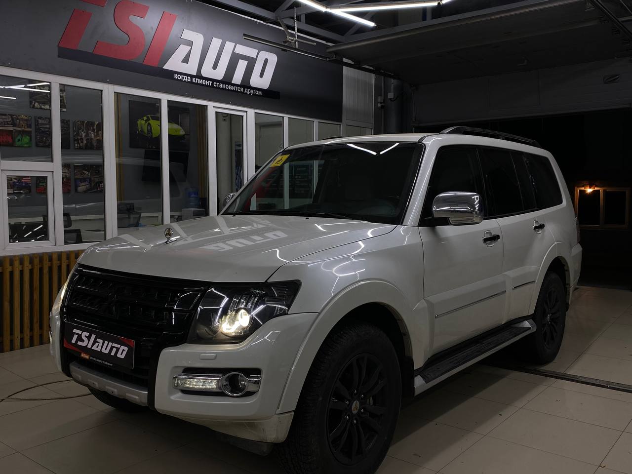 Шумоизоляция арок Mitsubishi Pajero в Ростове-на-Дону