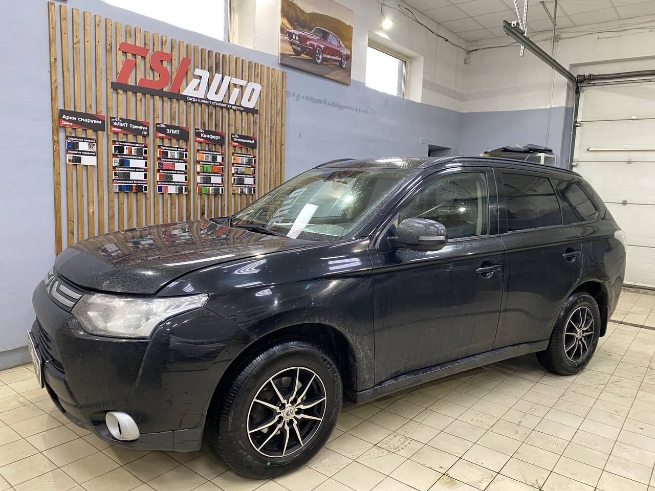 Установка чехлов Mitsubishi Outlander фото и цены