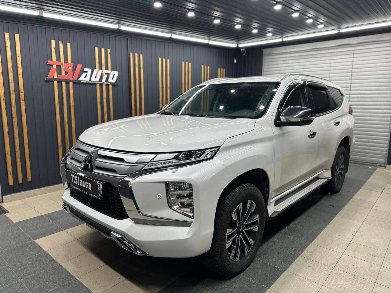Шумоизоляция Mitsubishi Pajero Sport в Ростове-на-Дону