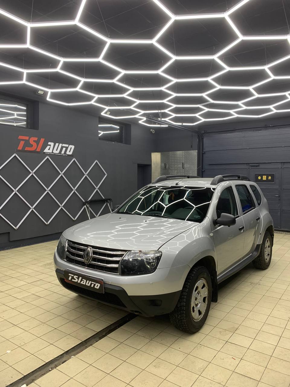 Renault Duster установка ГУ с круговым обзором в Ростове-на-Дону