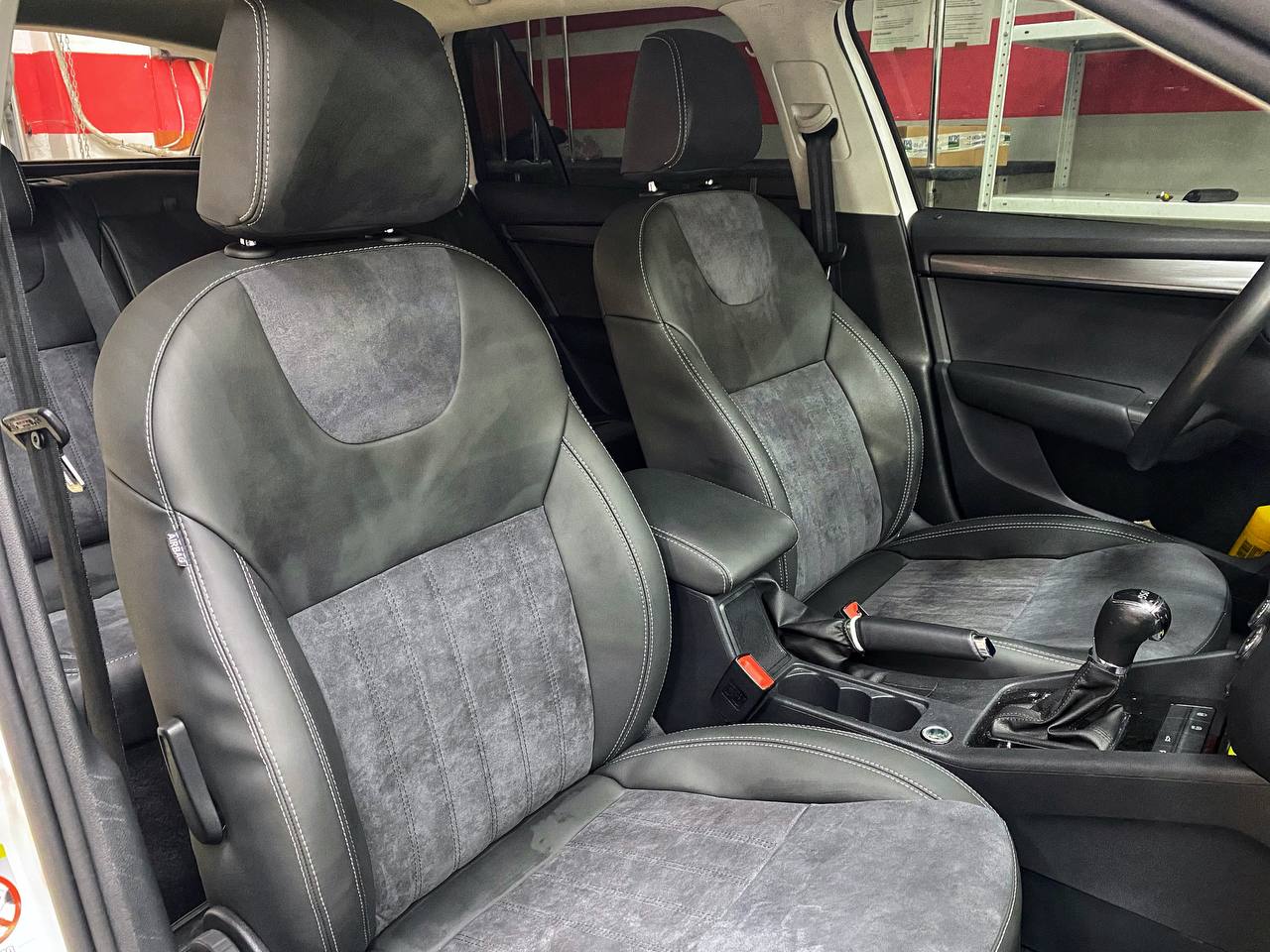 Установка чехлов в Skoda Octavia A7