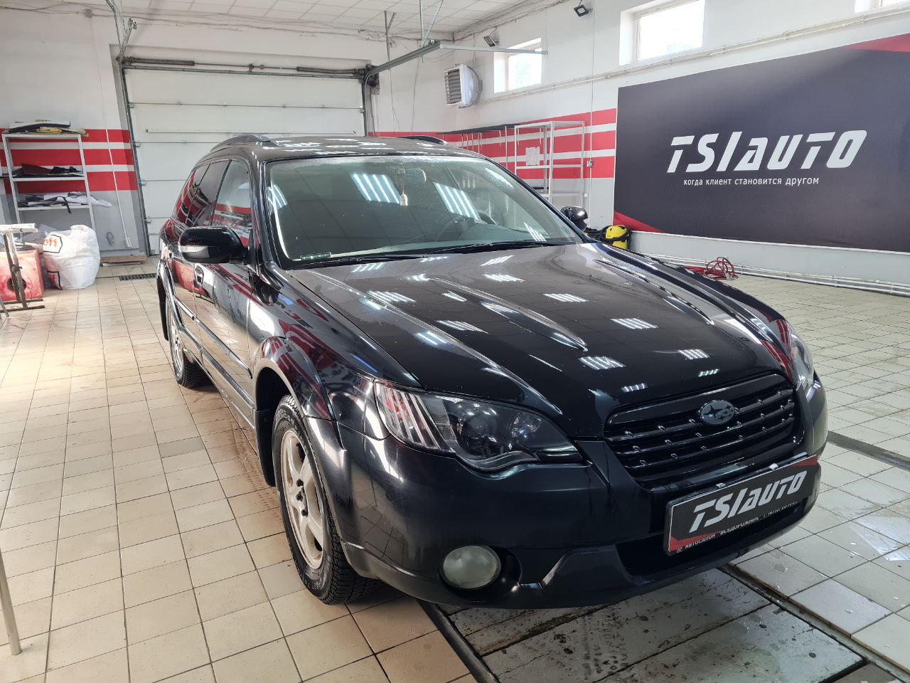 Перетяжка потолка и стоек Subaru Outback в Ростове-на-Дону