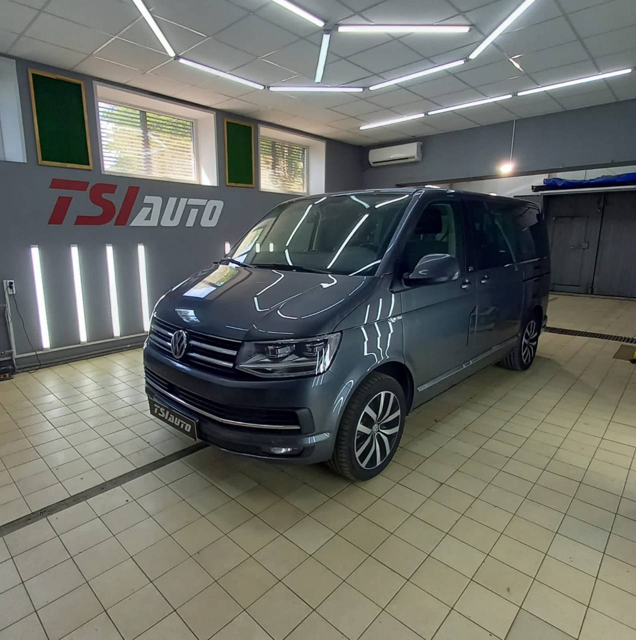 Шумоизоляция Volkswagen Multivan в Ростове-на-Дону за 1 день фото и цены в пакете Элит Премиум