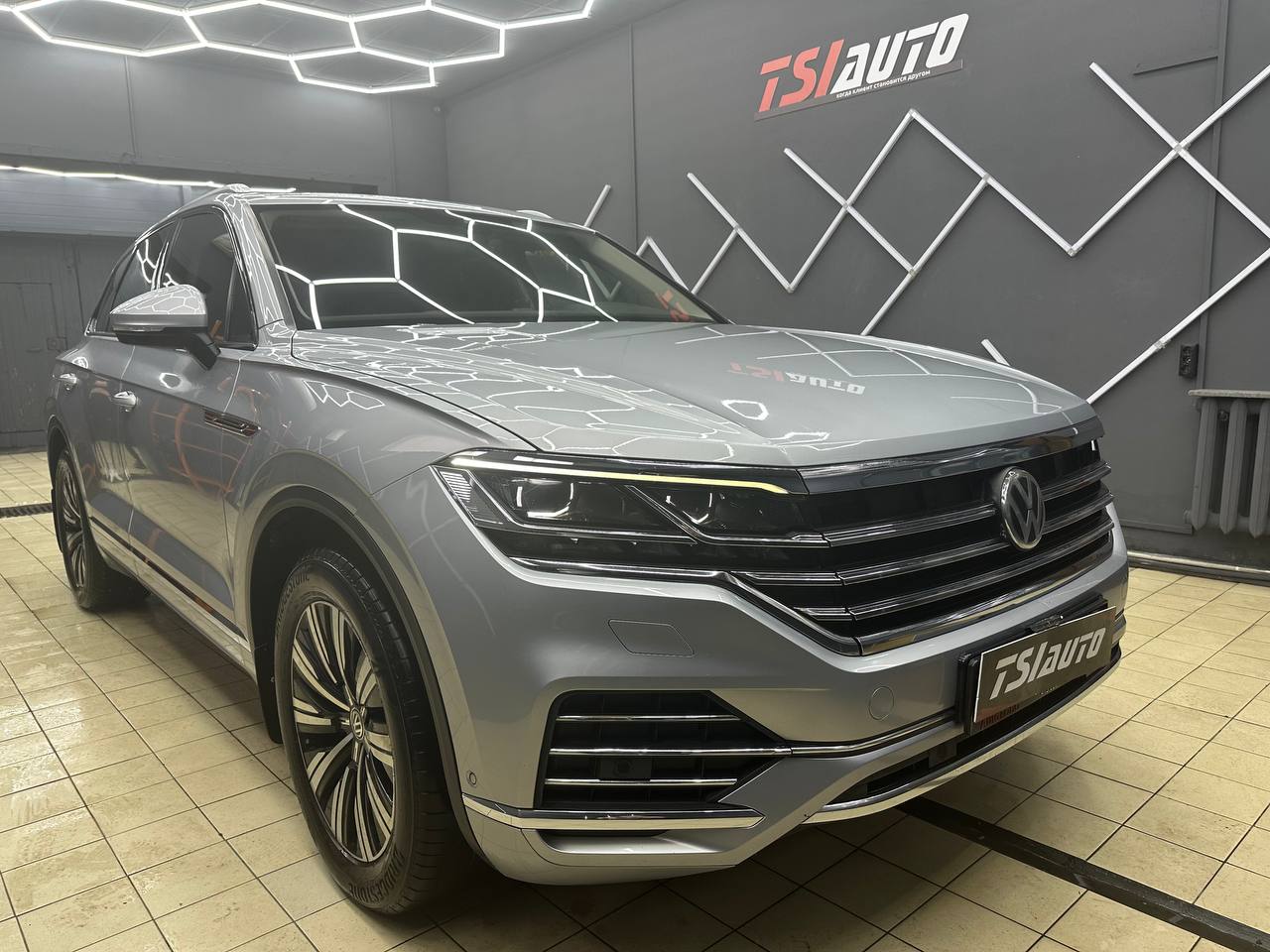 Шумоизоляция Volkswagen Touareg в пакете Комфорт в Ростове-на-Дону