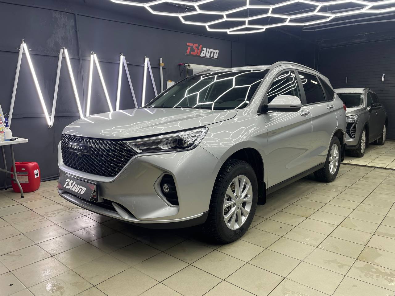 Оклейка пленкой Haval M6 в Ростове-на-Дону