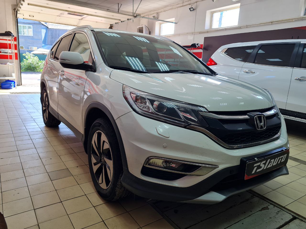 Правильная шумоизоляция Honda CR-V 5 в Ростове-на-Дону 