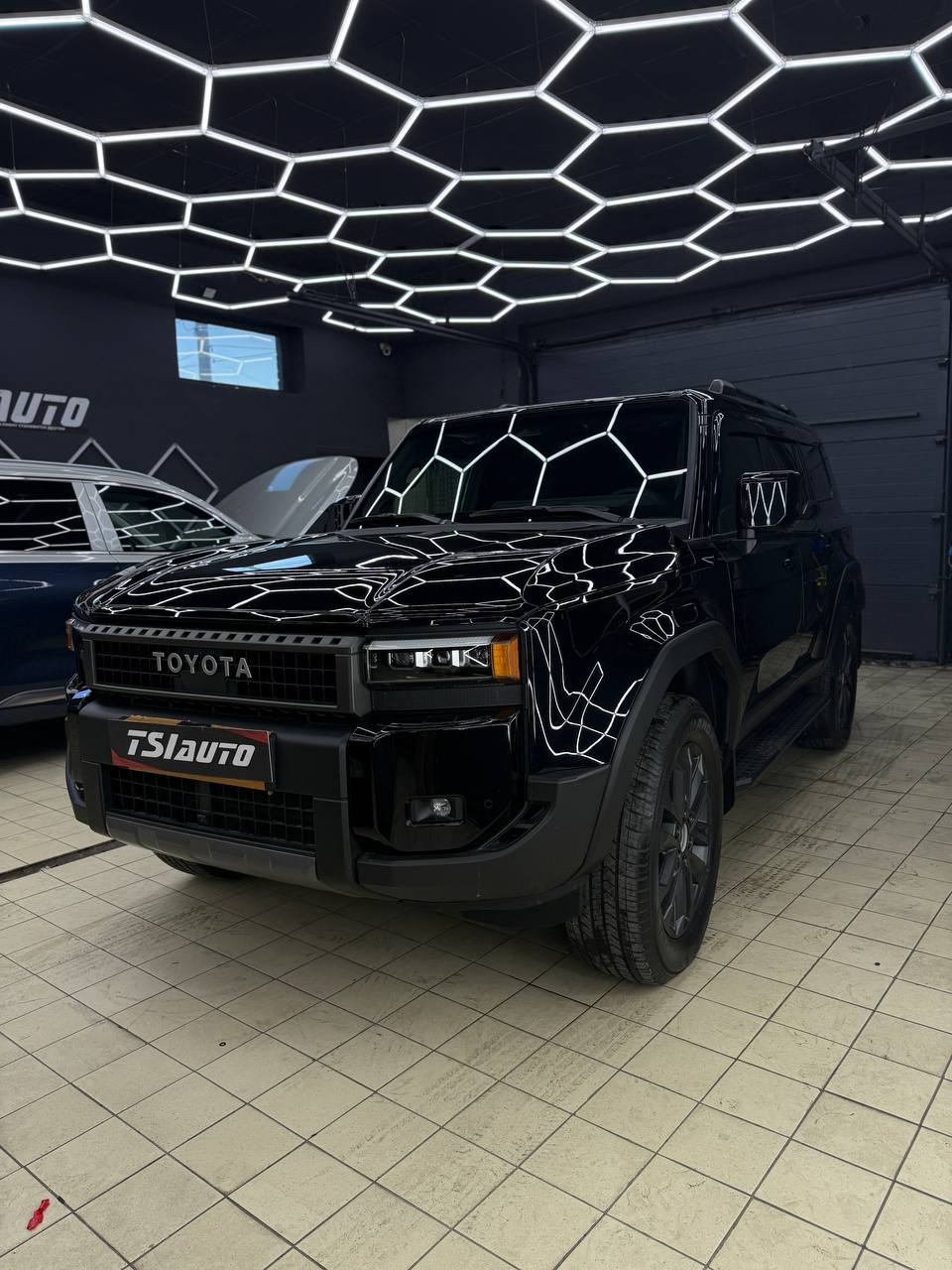 Полная оклейка пленкой Toyota Land Cruiser Prado 250 в Ростове-на-Дону