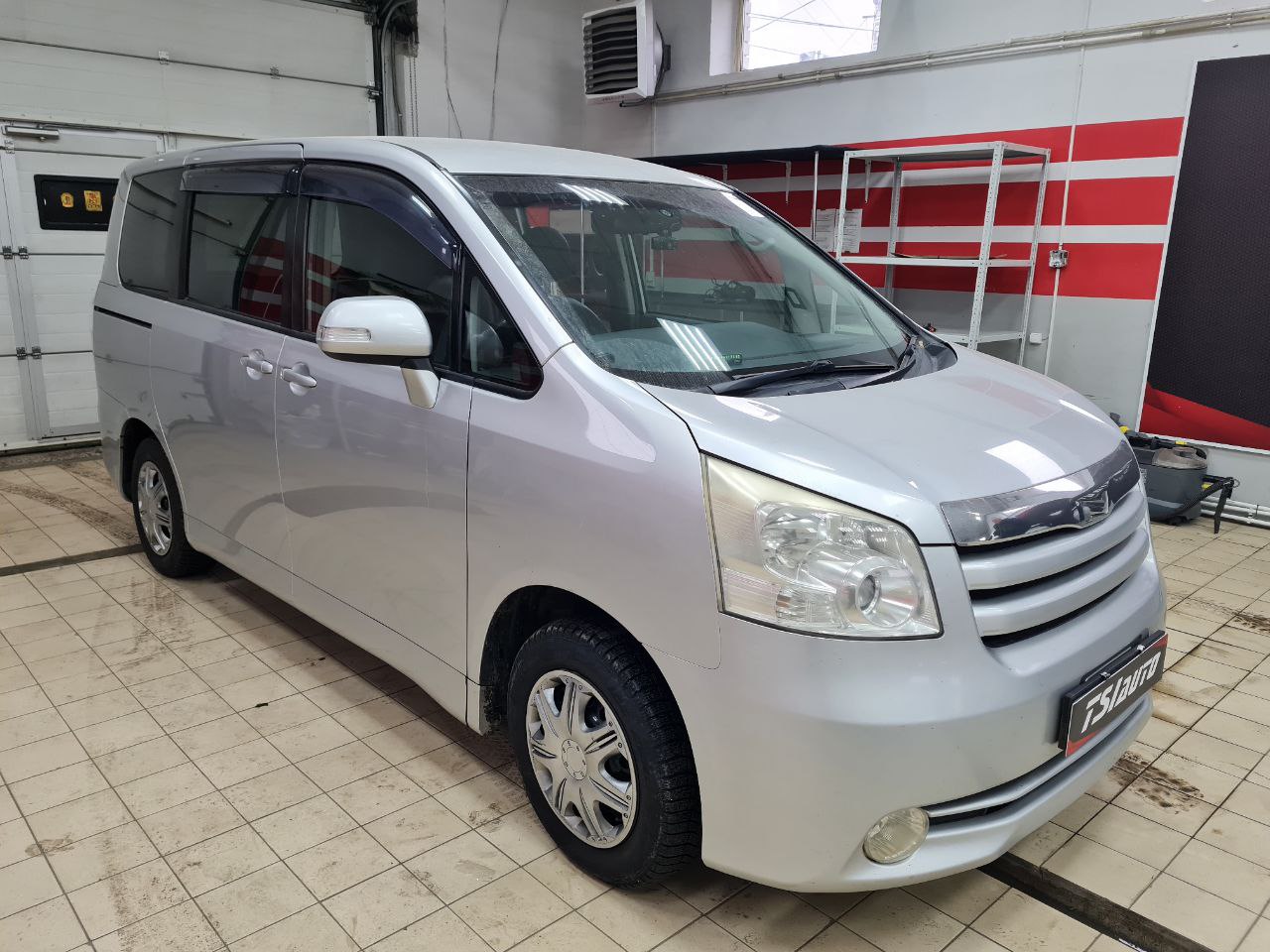 Перетяжка сидений Toyota Noah в Ростове-на-Дону