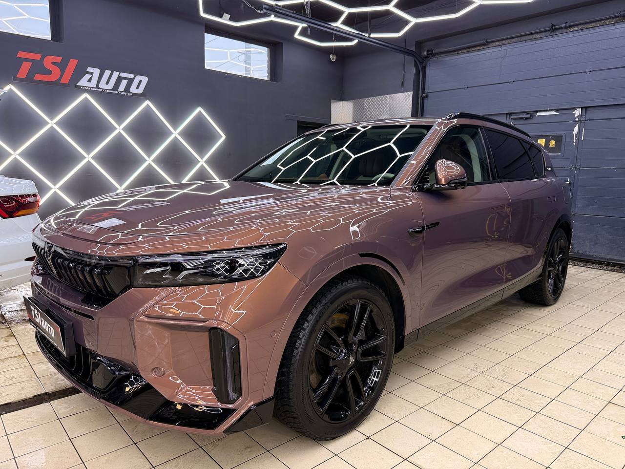 Полная шумоизоляция Voyah Free с арками в Ростове-на-Дону